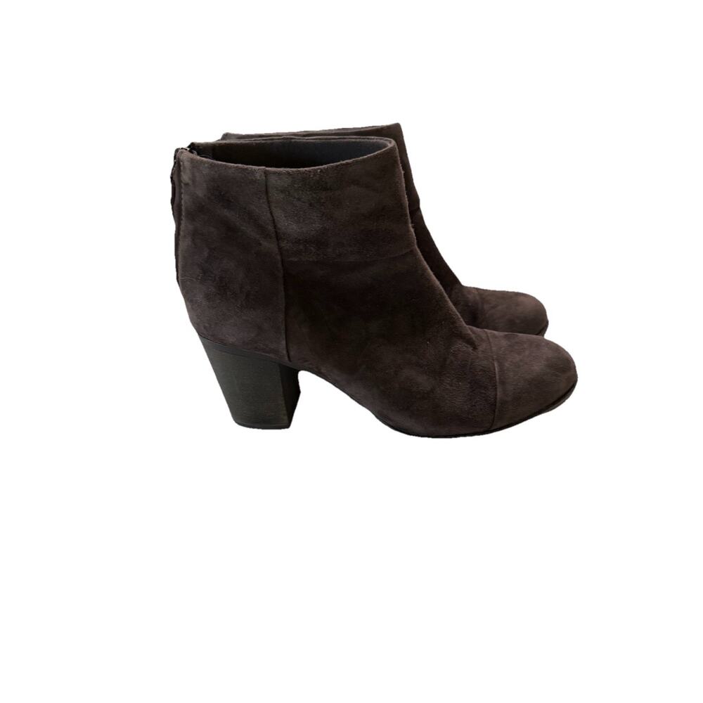 Clarks Shoes Womens 9M Brown Suede Block Heel Ankle Zip Classic Basic Booties